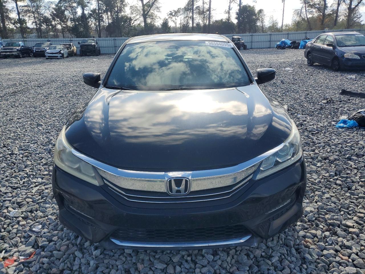 2017 HONDA ACCORD SPORT photo 5