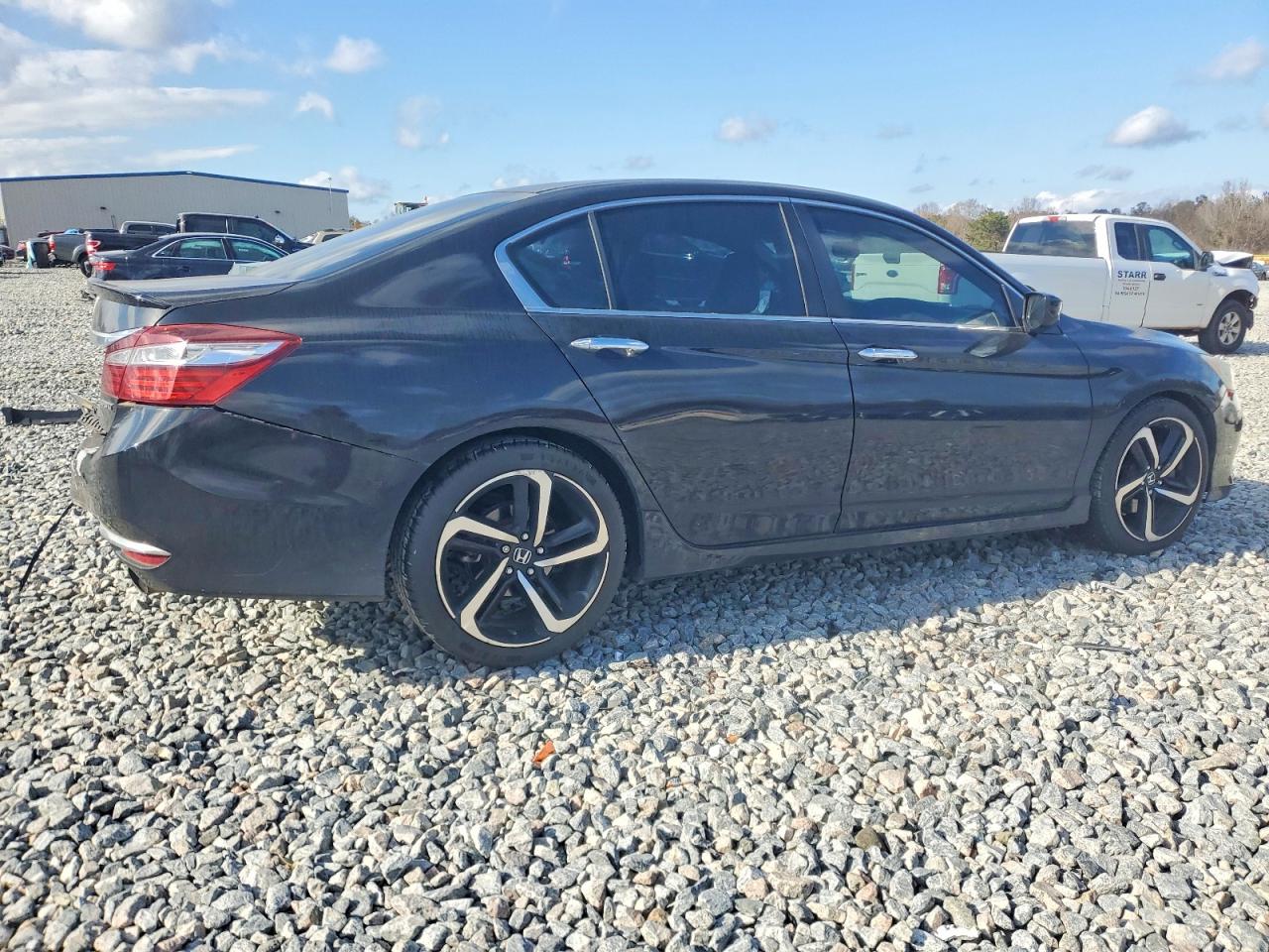 2017 HONDA ACCORD SPORT photo 3