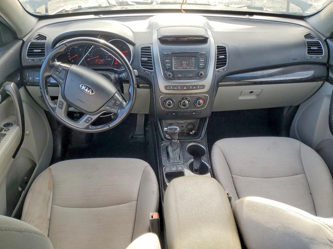 2015 KIA SORENTO LX photo 8
