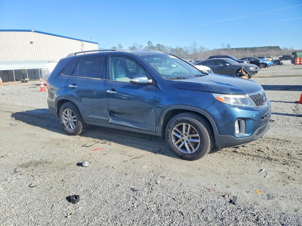 2015 KIA SORENTO LX photo 4