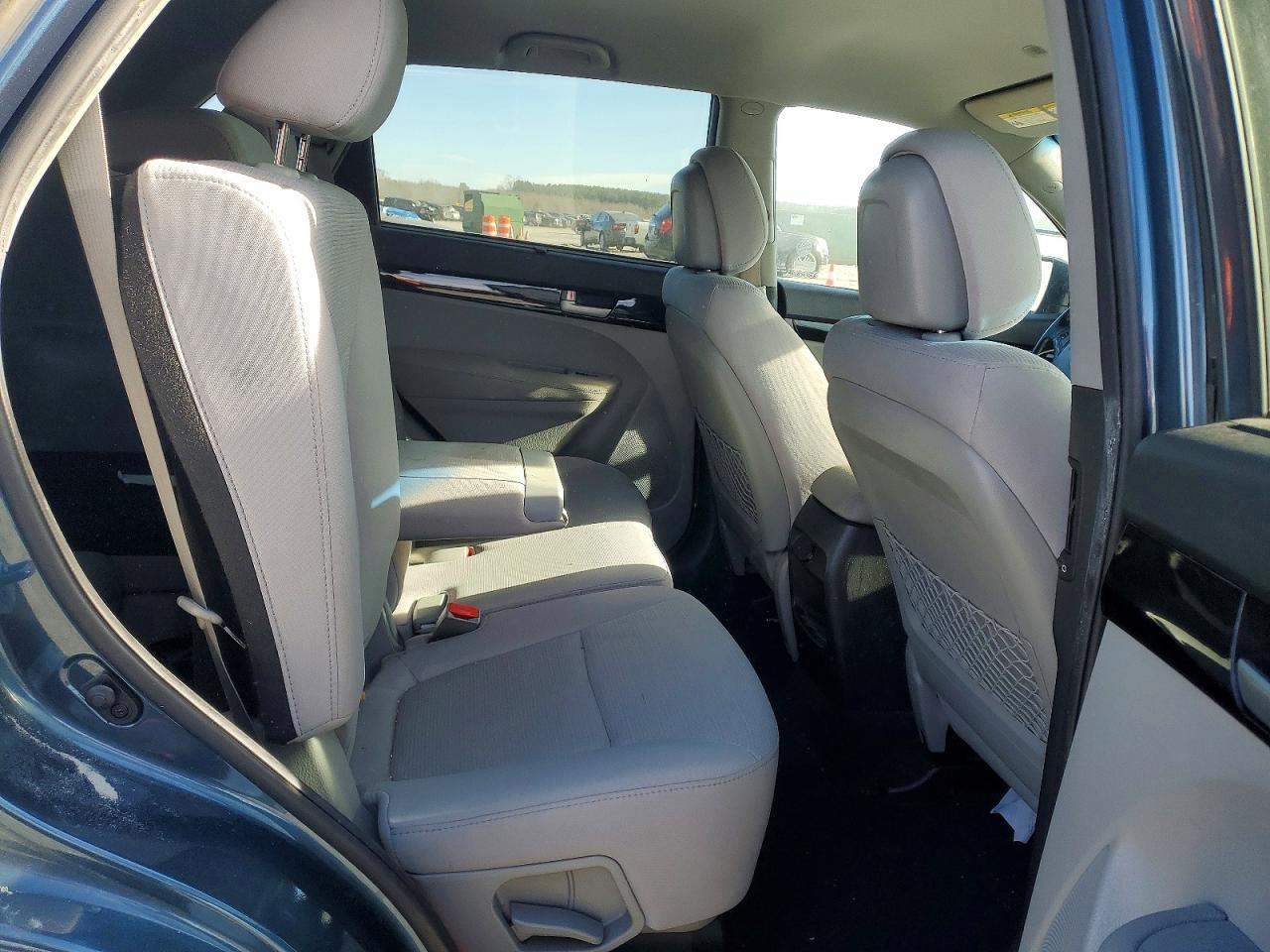 2015 KIA SORENTO LX photo 10