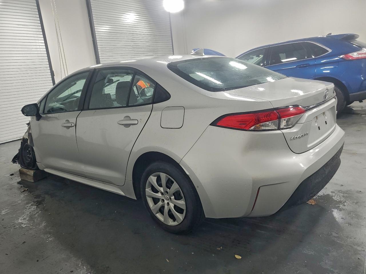 2024 TOYOTA COROLLA LE photo 2