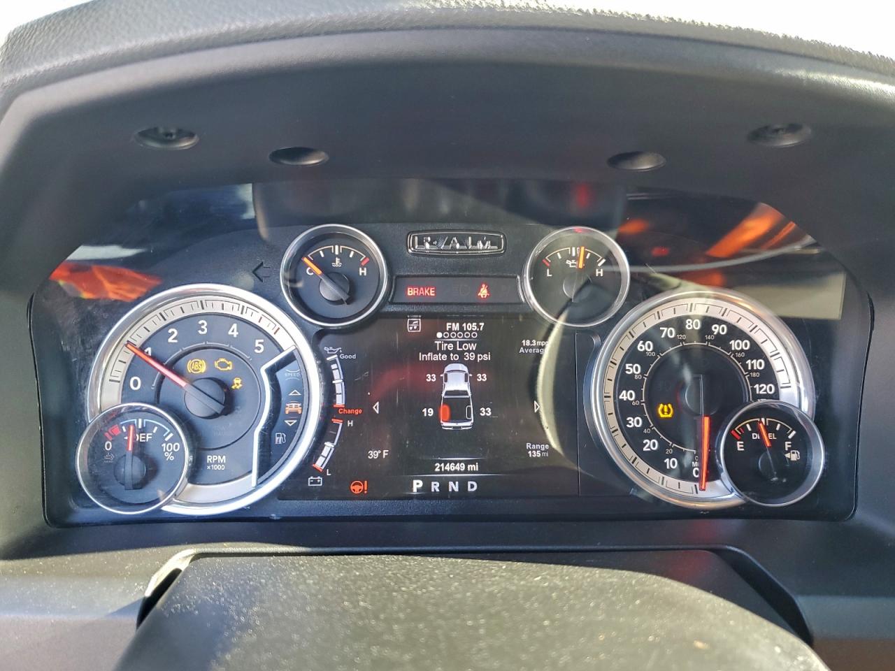 2015 RAM 1500 SLT photo 9