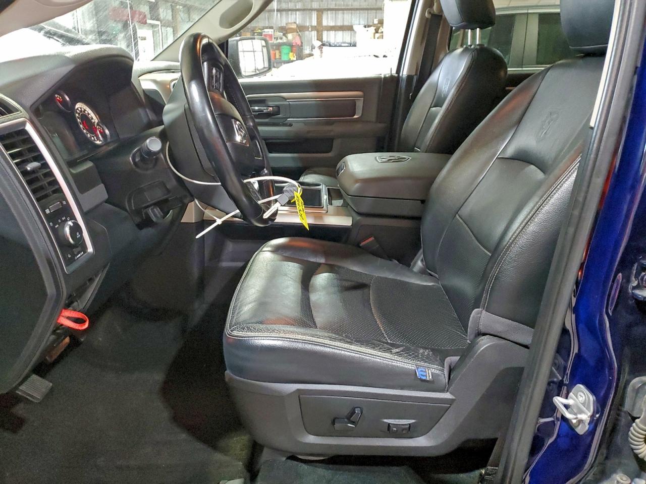 2015 RAM 1500 SLT photo 7