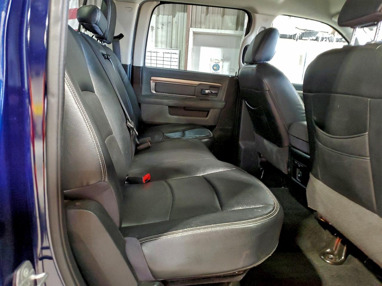 2015 RAM 1500 SLT photo 10