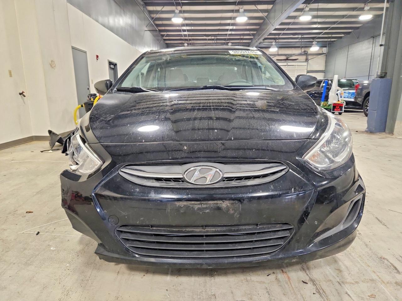 2017 HYUNDAI ACCENT SE photo 5