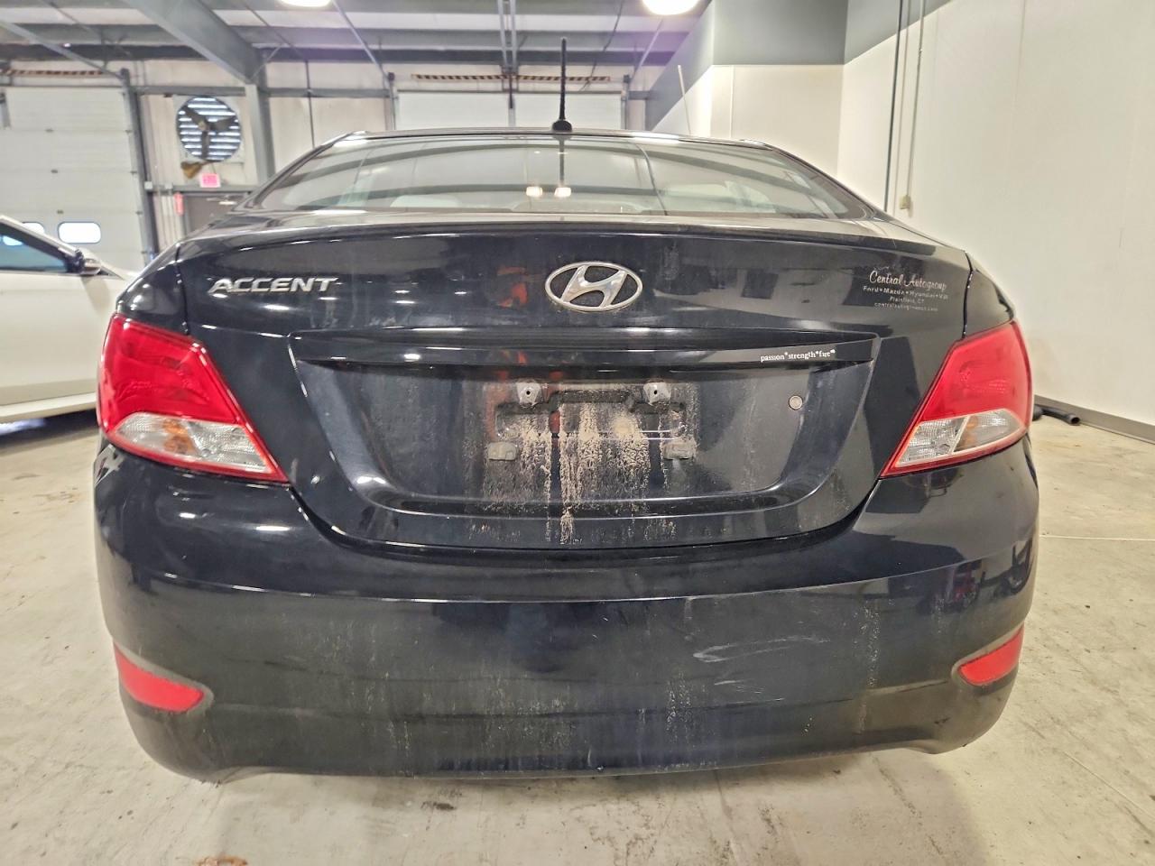 2017 HYUNDAI ACCENT SE photo 6