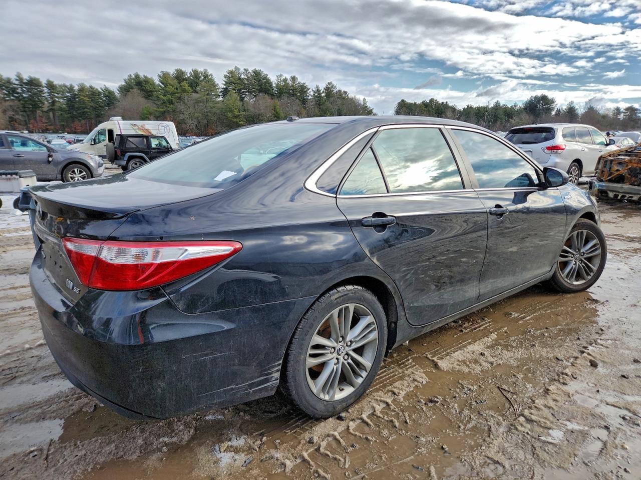 2015 TOYOTA CAMRY HYBRID photo 3