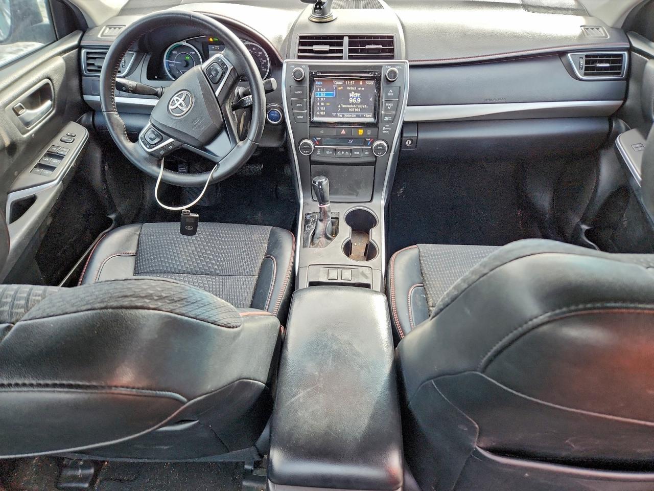 2015 TOYOTA CAMRY HYBRID photo 8