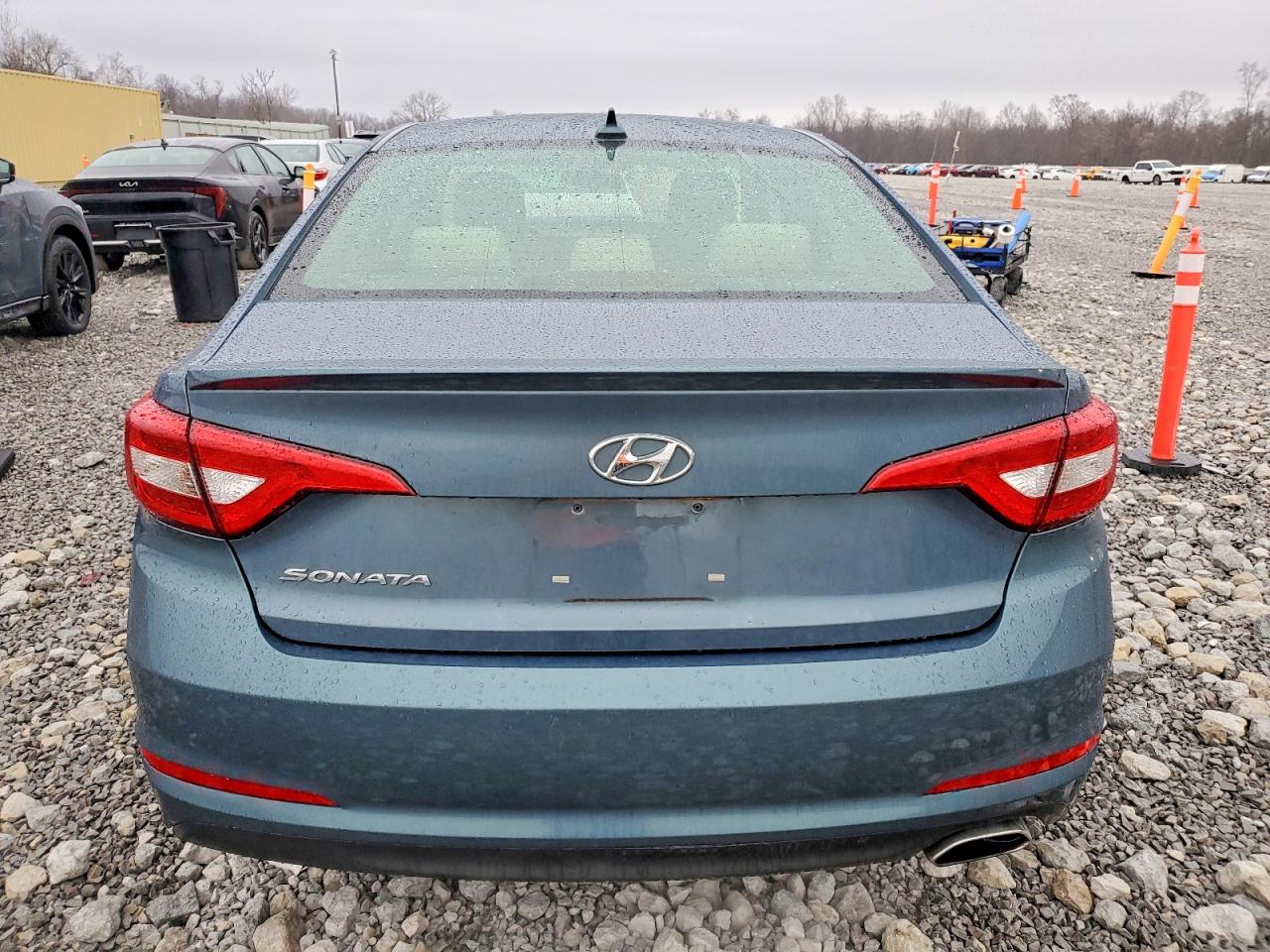 2015 HYUNDAI SONATA SE photo 6