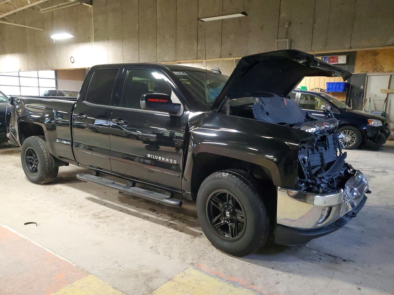 2018 CHEVROLET SILVERADO K1500 LT photo 4