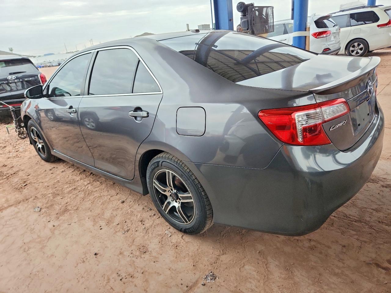 2012 TOYOTA CAMRY BASE photo 2