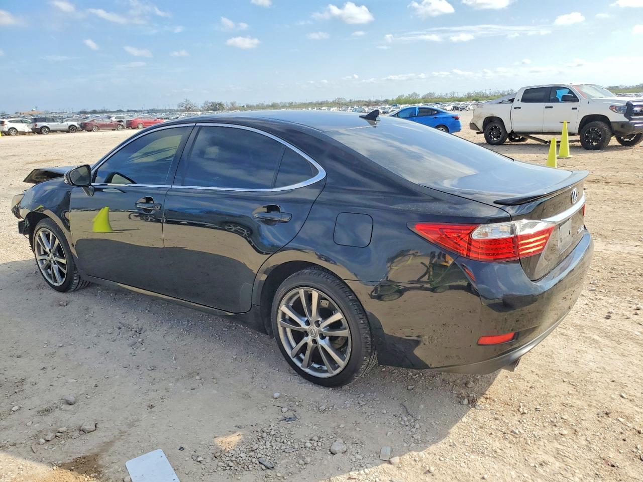 2013 LEXUS ES 350 photo 2
