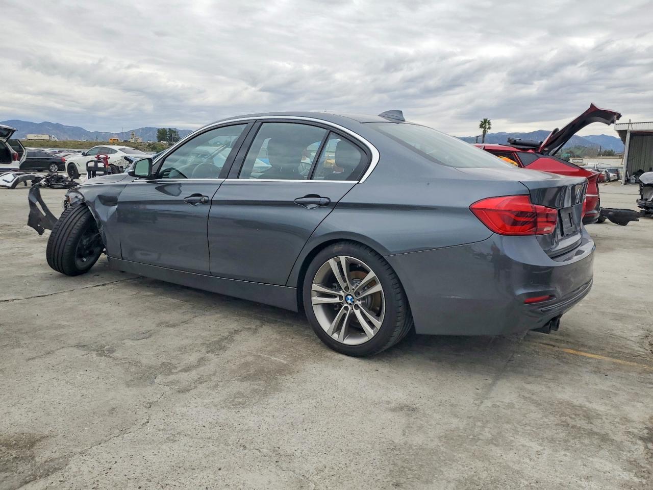 2017 BMW 330 I photo 3