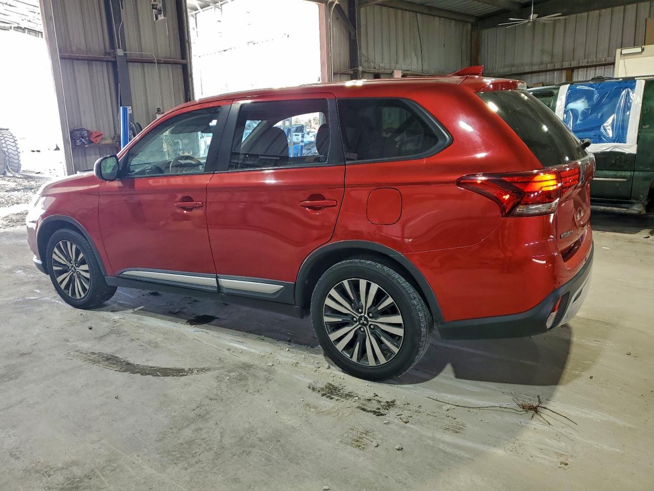 2019 MITSUBISHI OUTLANDER ES photo 2