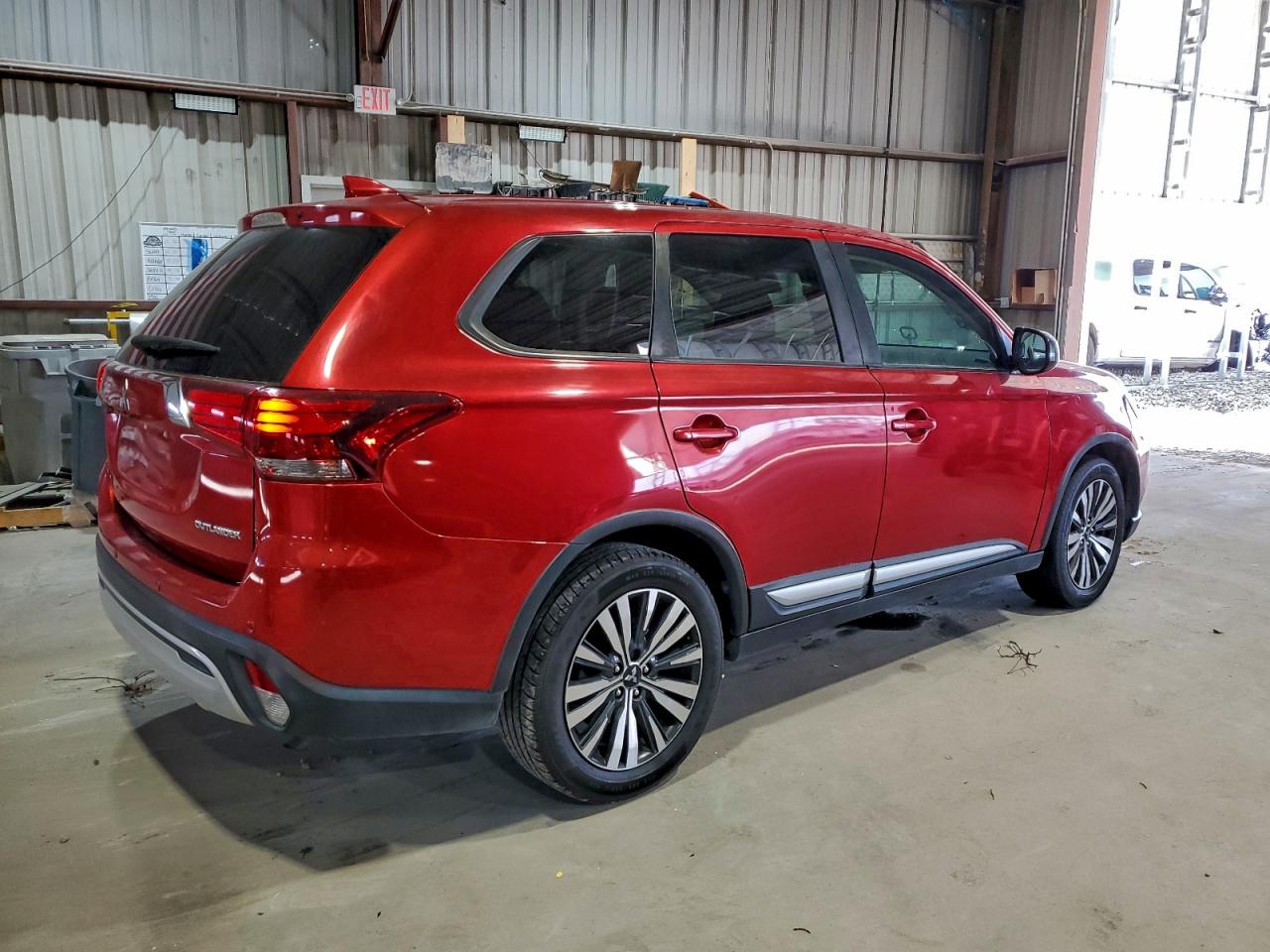 2019 MITSUBISHI OUTLANDER ES photo 3