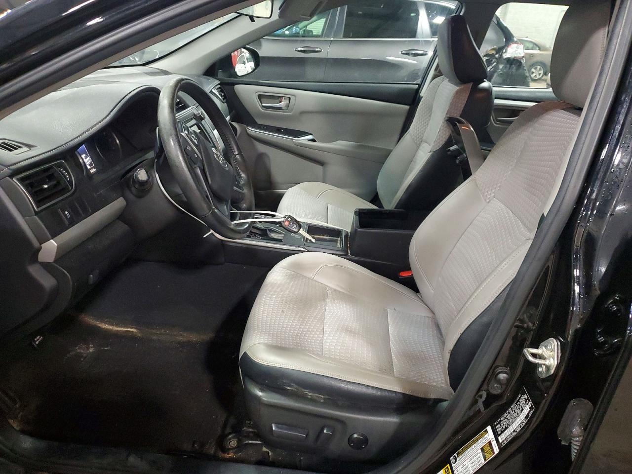 2015 TOYOTA CAMRY SE photo 7