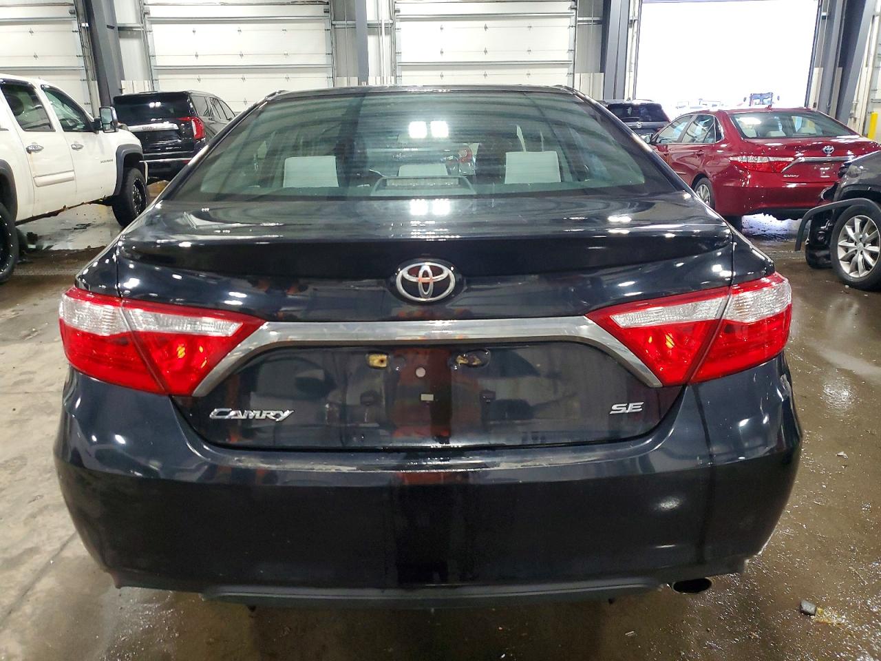 2015 TOYOTA CAMRY SE photo 6