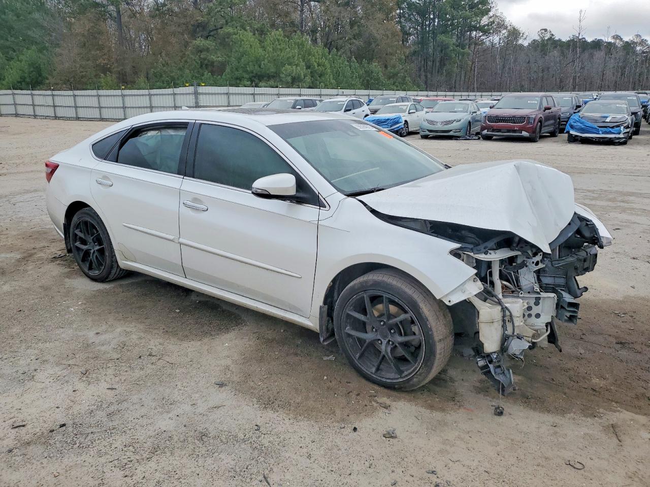 2016 TOYOTA AVALON XLE photo 4