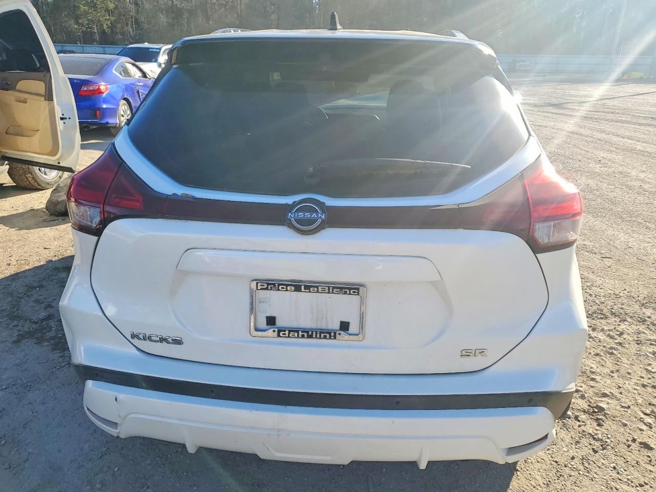 2022 NISSAN KICKS SR photo 6