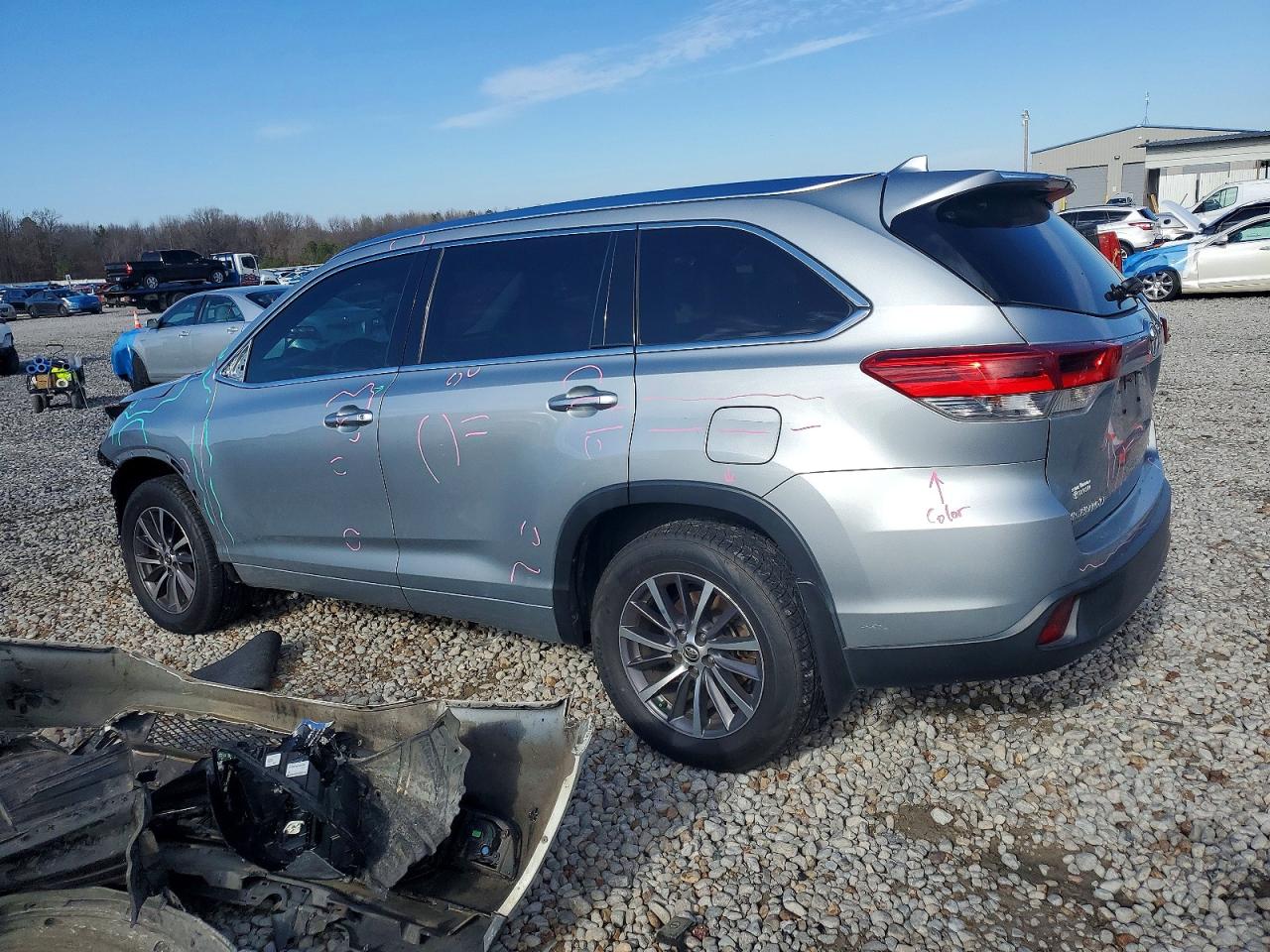 2018 TOYOTA HIGHLANDER SE photo 2