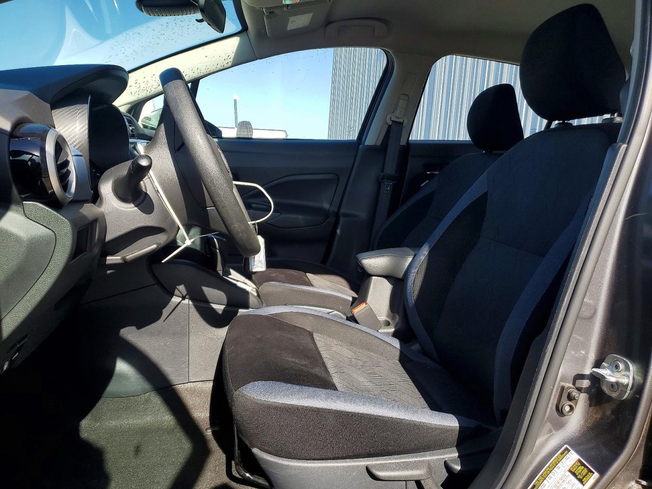 2025 NISSAN VERSA SV photo 13