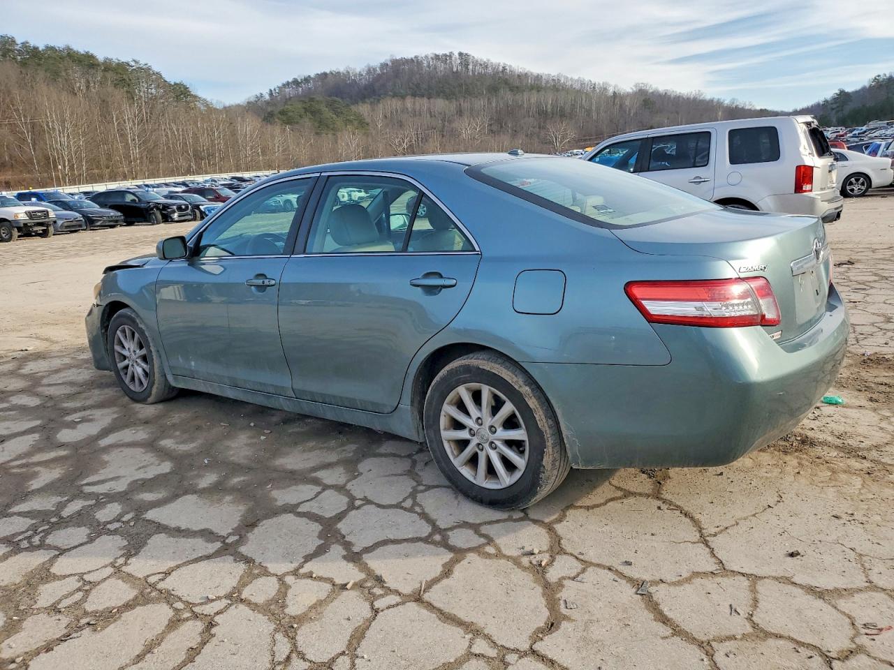 2010 TOYOTA CAMRY BASE photo 2