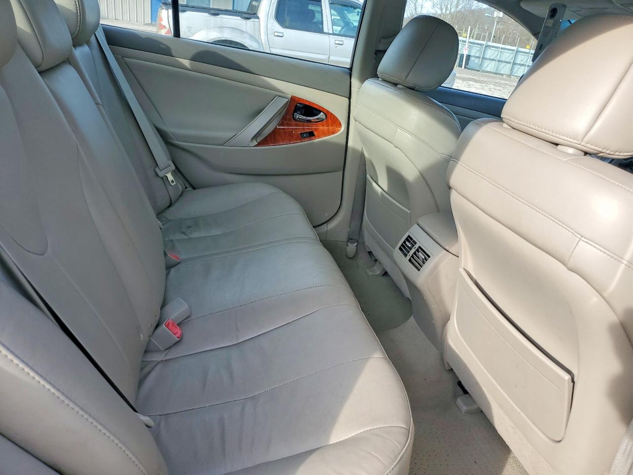 2010 TOYOTA CAMRY BASE photo 10