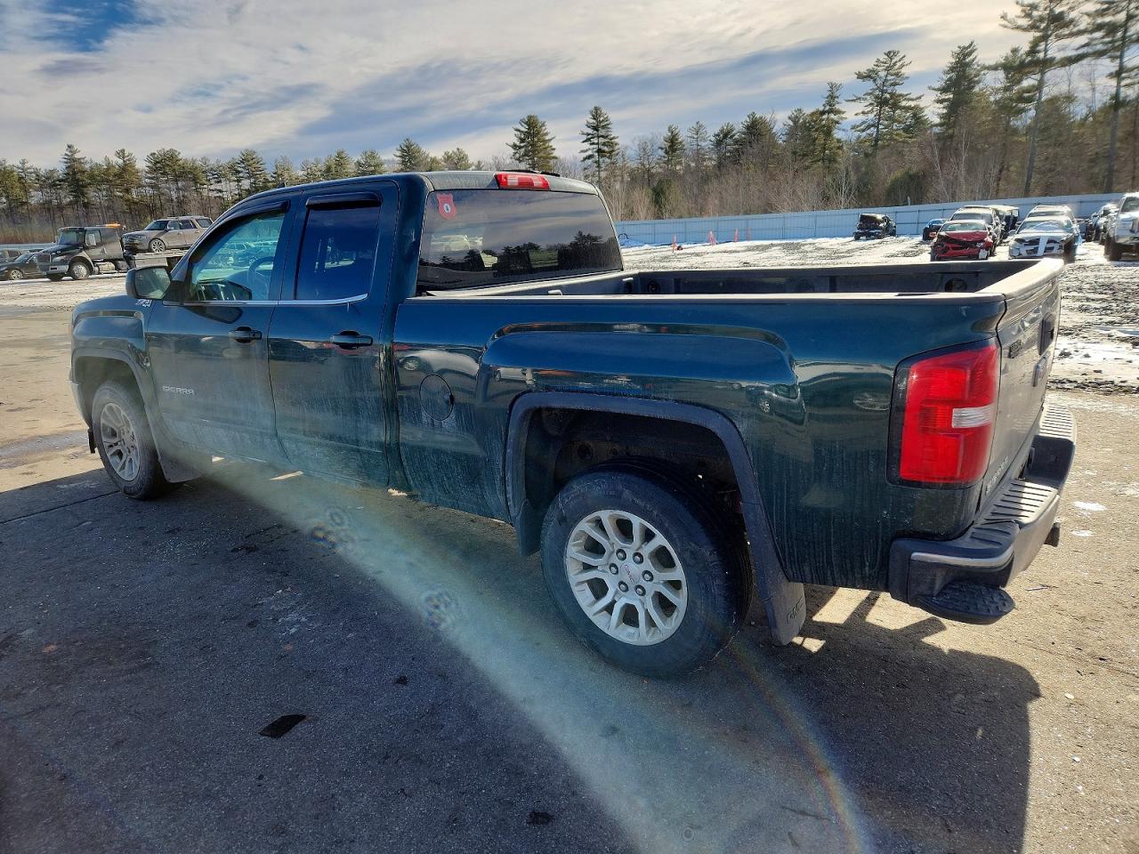 2015 GMC SIERRA K1500 SLE photo 3