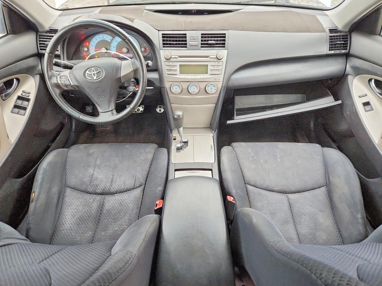2011 TOYOTA CAMRY BASE photo 8