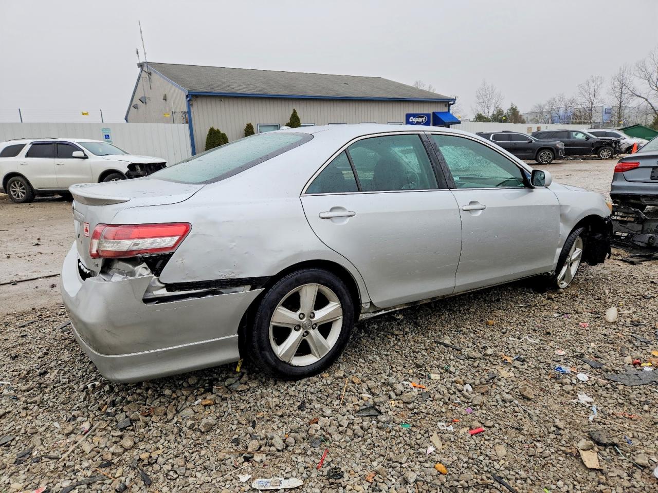 2011 TOYOTA CAMRY BASE photo 3