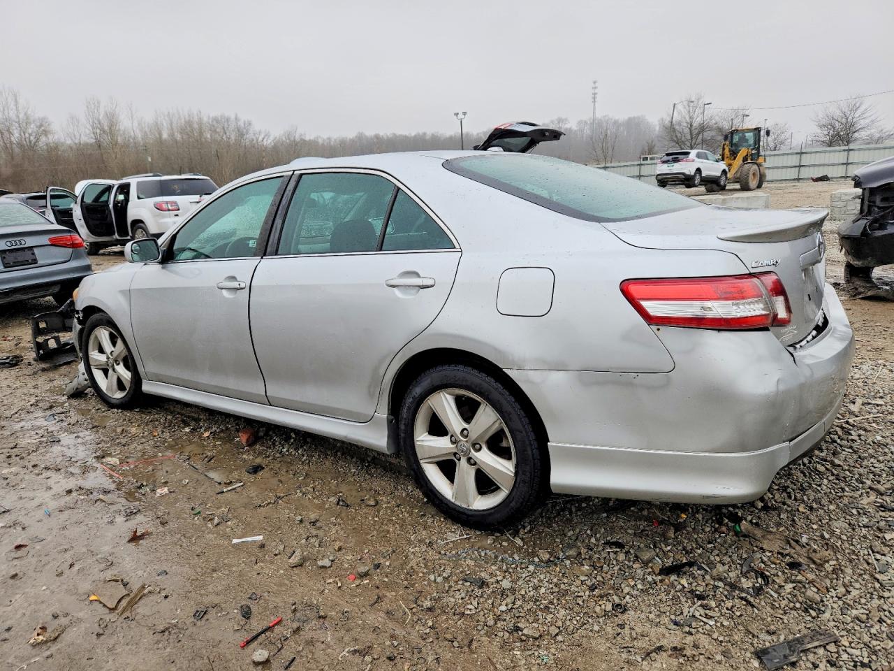 2011 TOYOTA CAMRY BASE photo 2