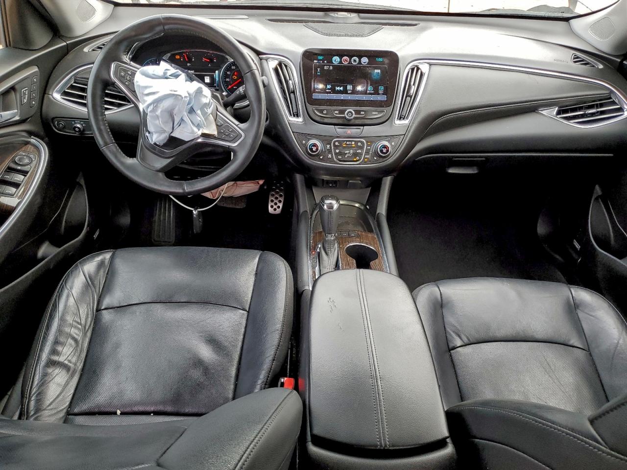 2017 CHEVROLET MALIBU PREMIER photo 8