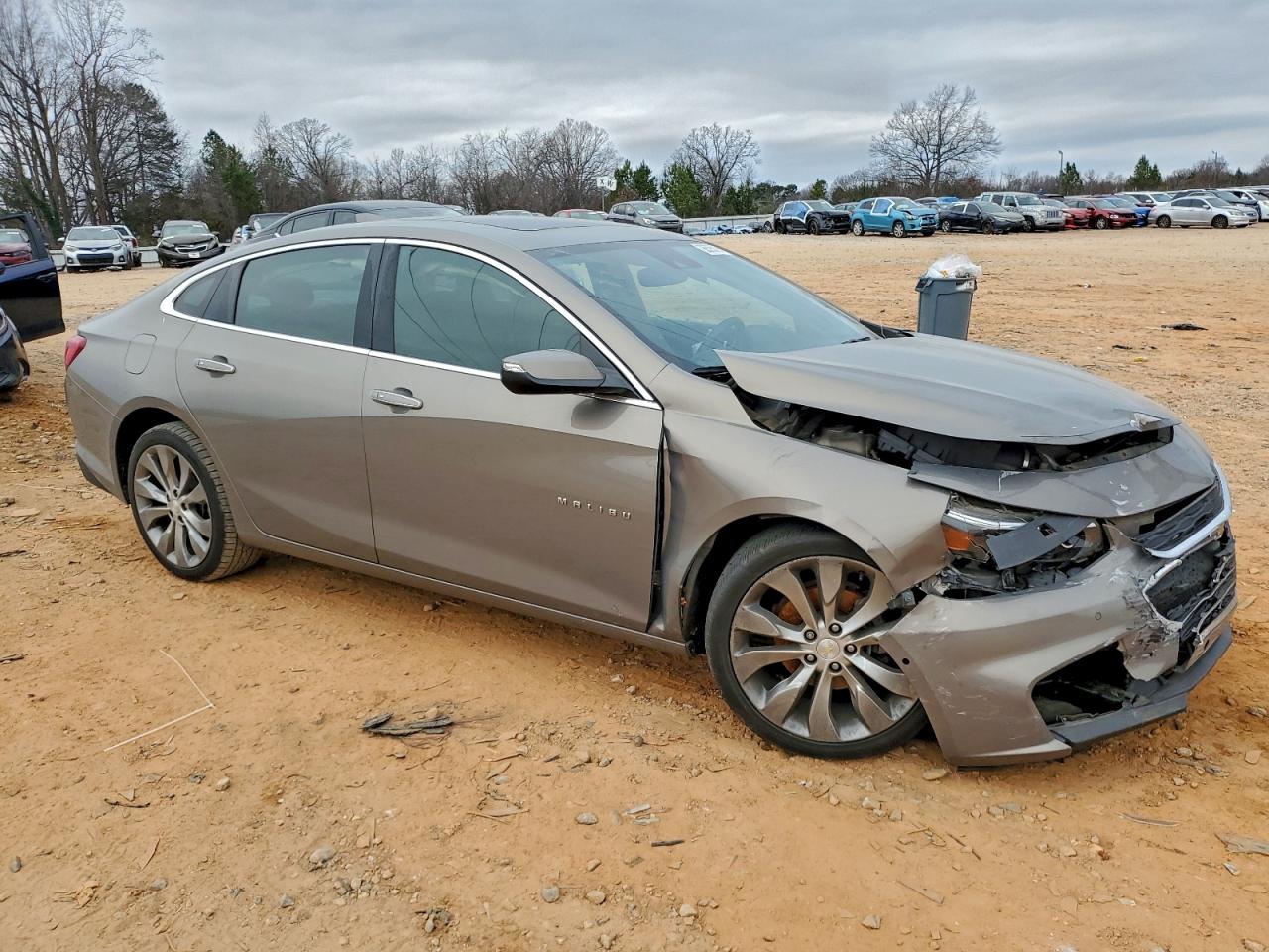 2017 CHEVROLET MALIBU PREMIER photo 4