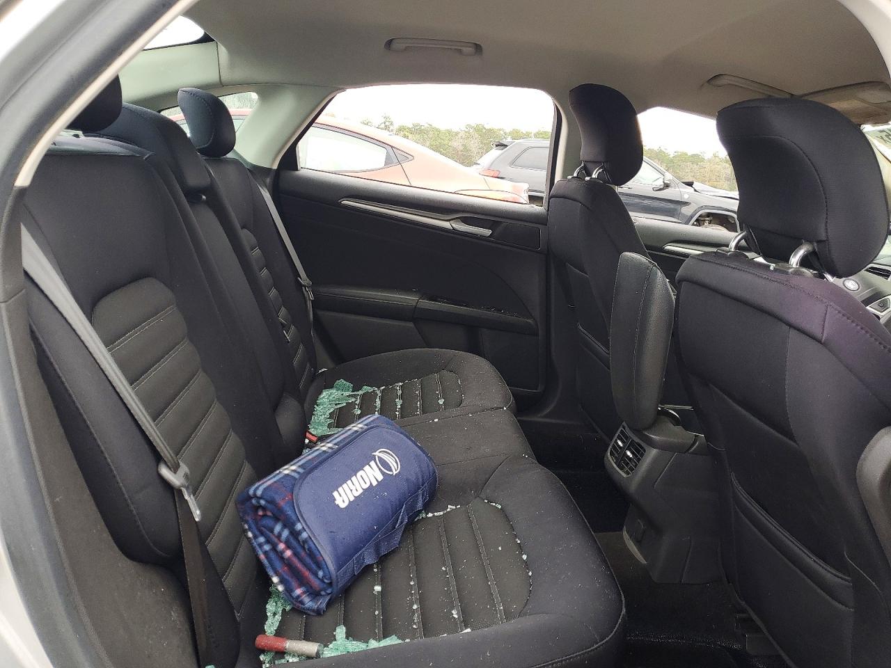 2013 FORD FUSION SE photo 10