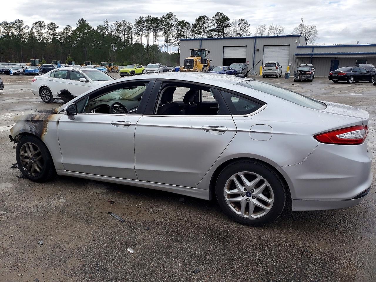 2013 FORD FUSION SE photo 2