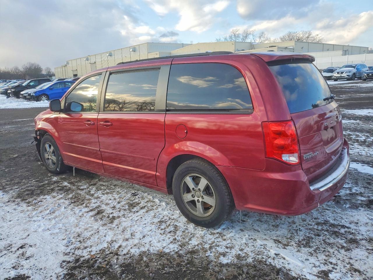 2011 DODGE GRAND CARAVAN MAINSTREET photo 2