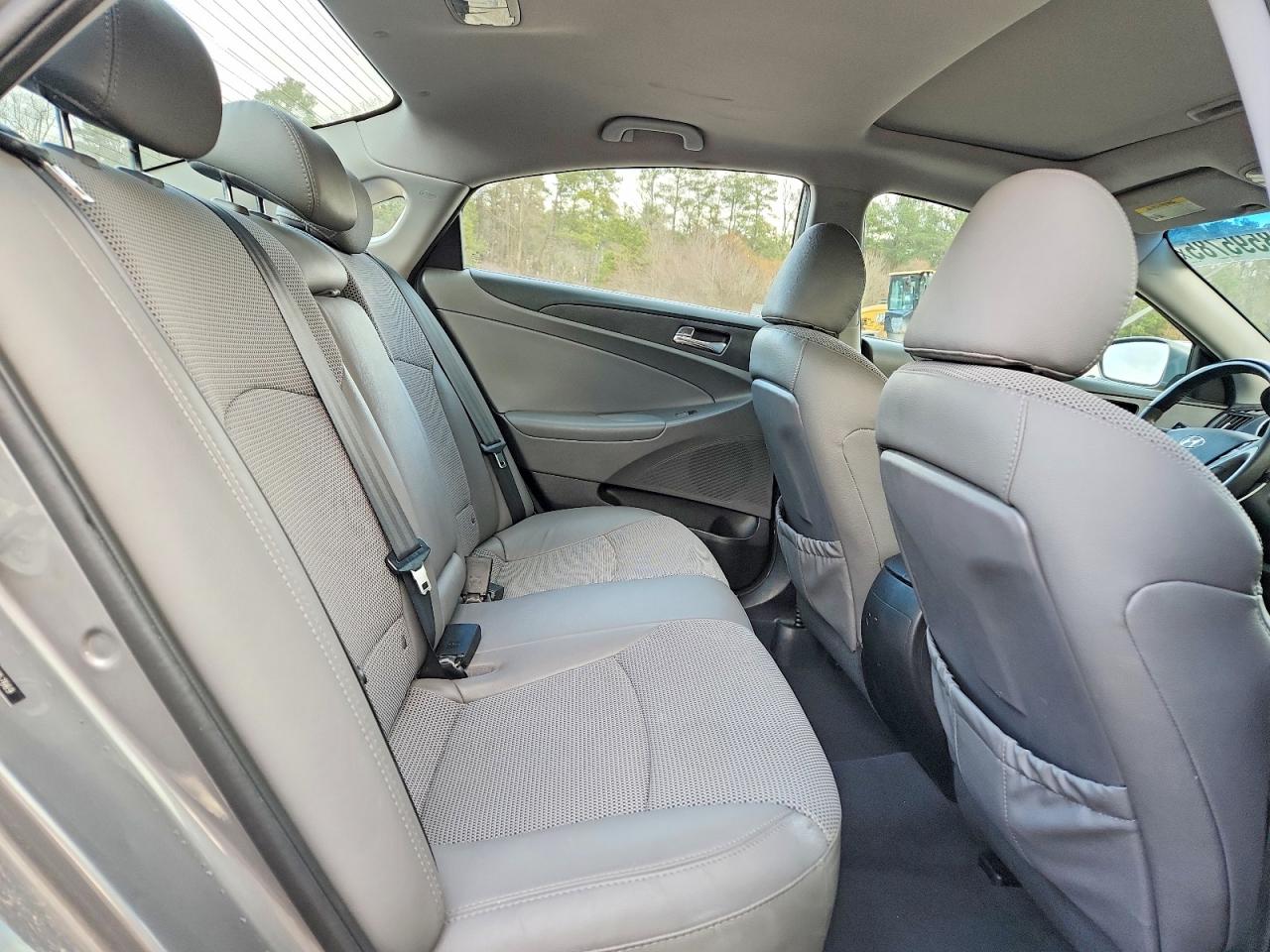 2013 HYUNDAI SONATA SE photo 10