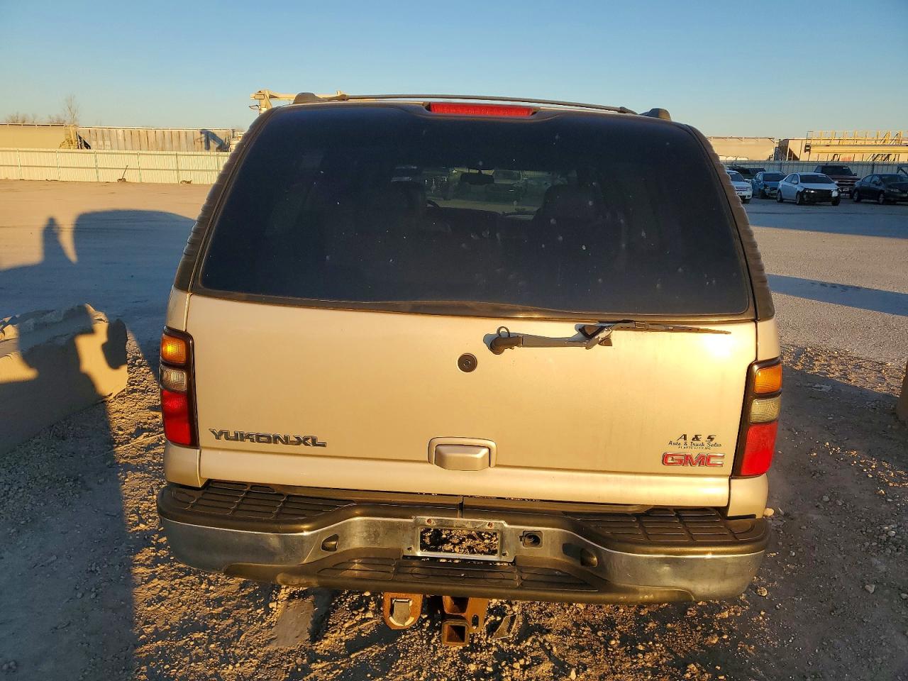 2005 GMC YUKON XL K1500 photo 6