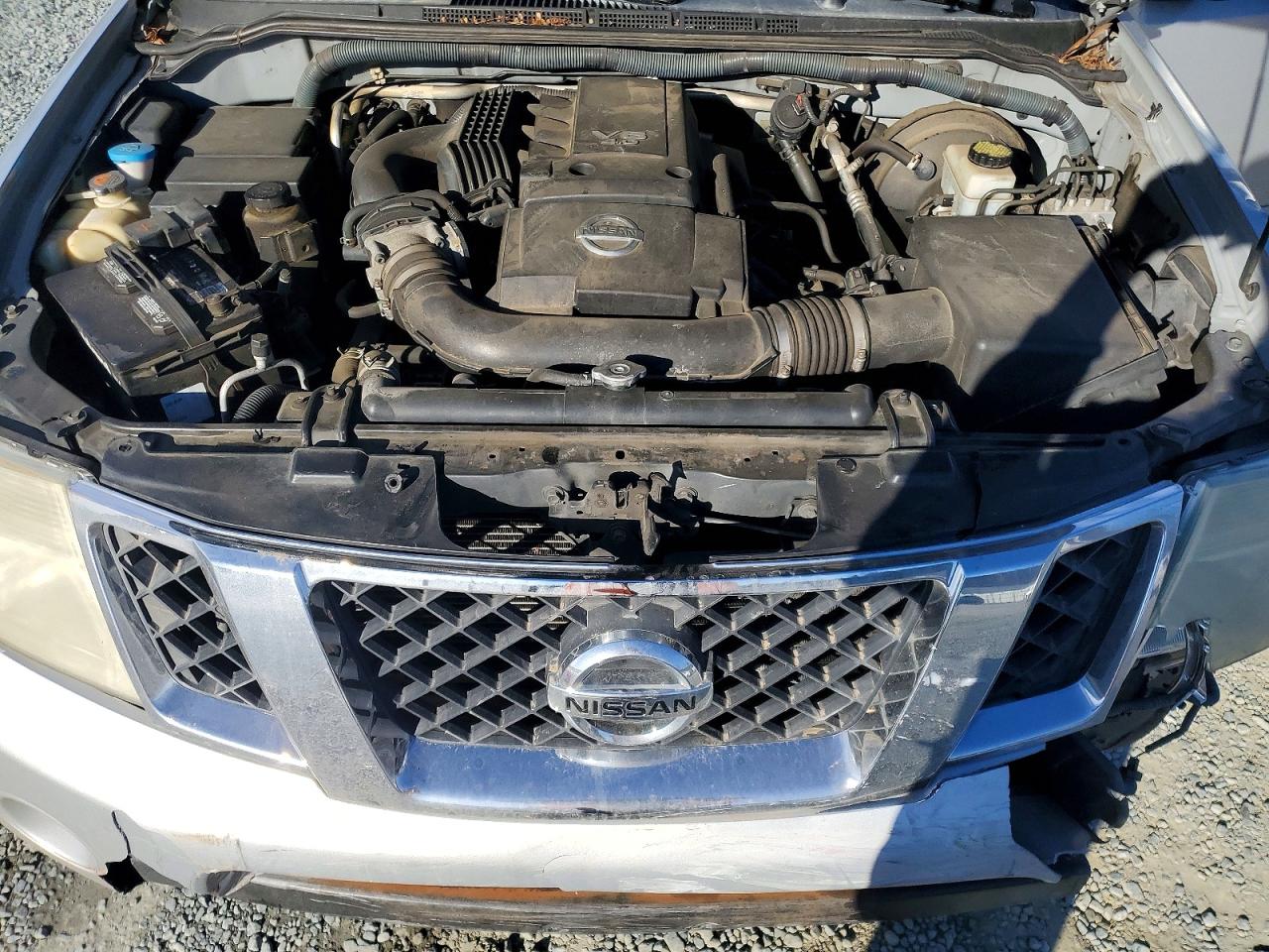 2011 NISSAN PATHFINDER S photo 12