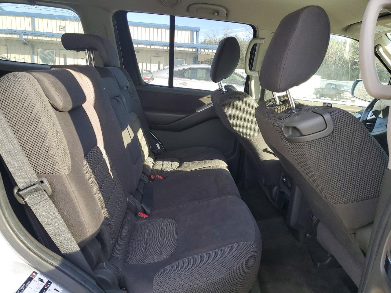 2011 NISSAN PATHFINDER S photo 11