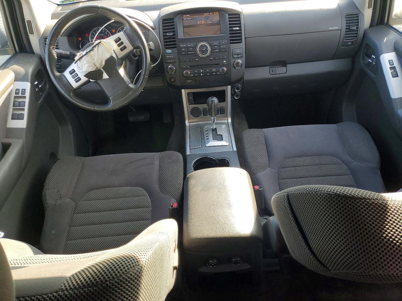2011 NISSAN PATHFINDER S photo 8