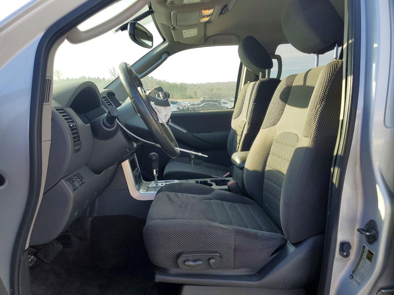 2011 NISSAN PATHFINDER S photo 7