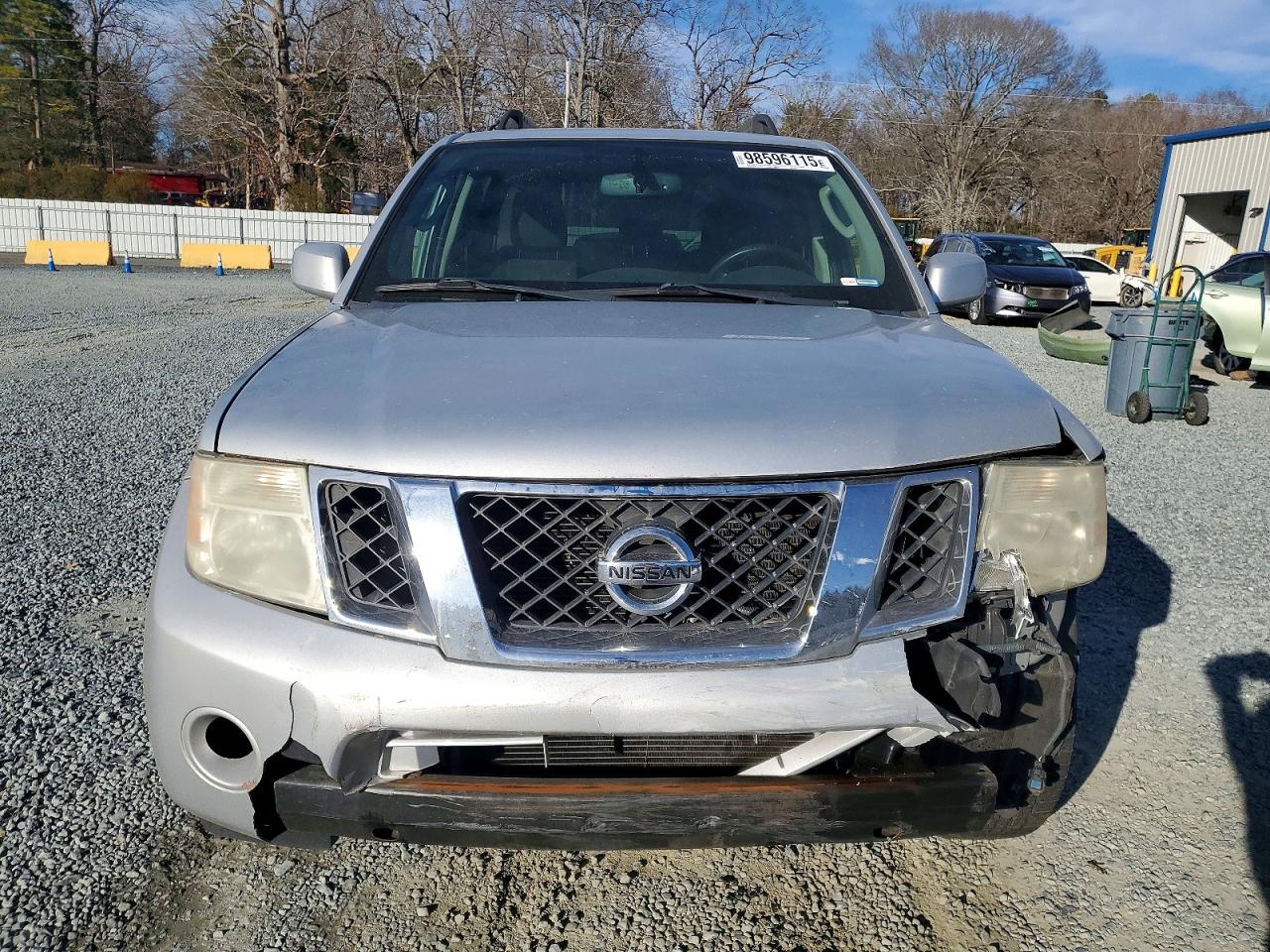 2011 NISSAN PATHFINDER S photo 5