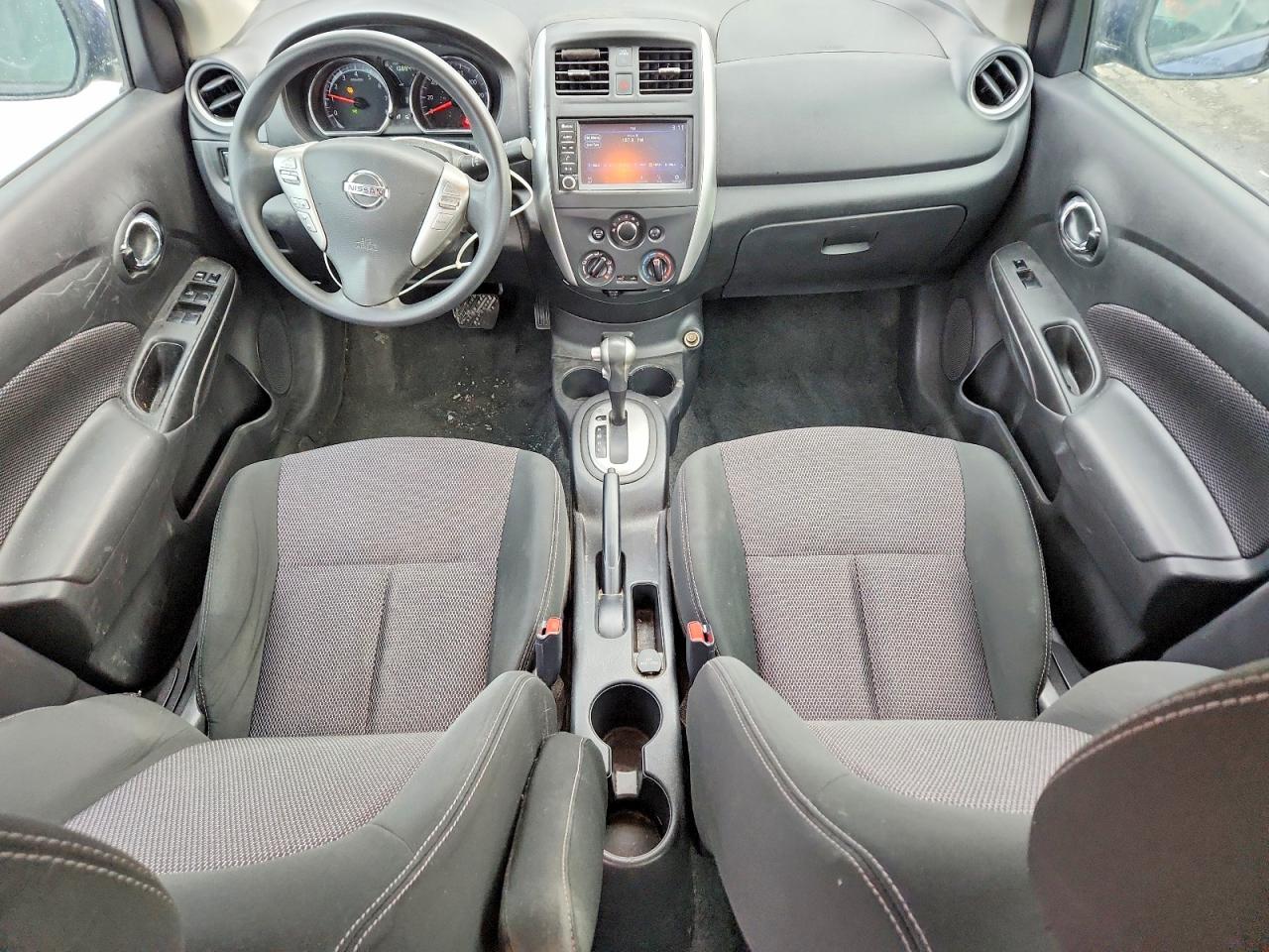 2019 NISSAN VERSA S photo 8