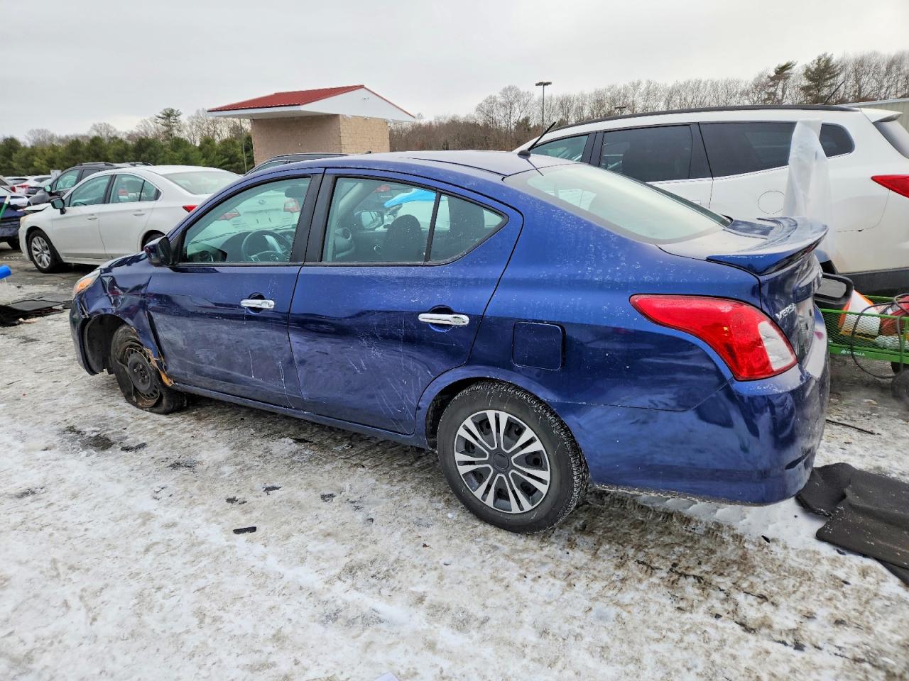 2019 NISSAN VERSA S photo 2