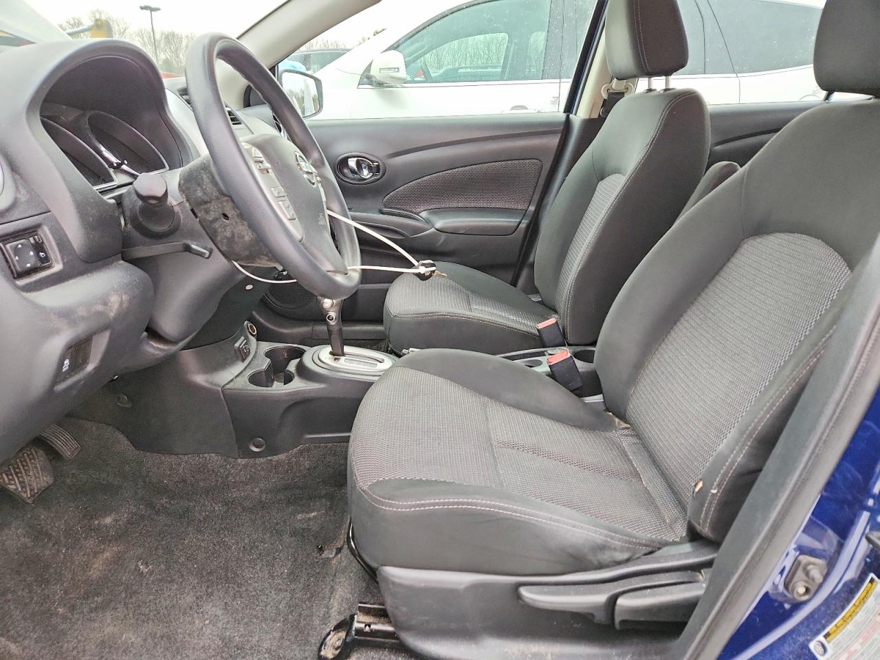 2019 NISSAN VERSA S photo 7