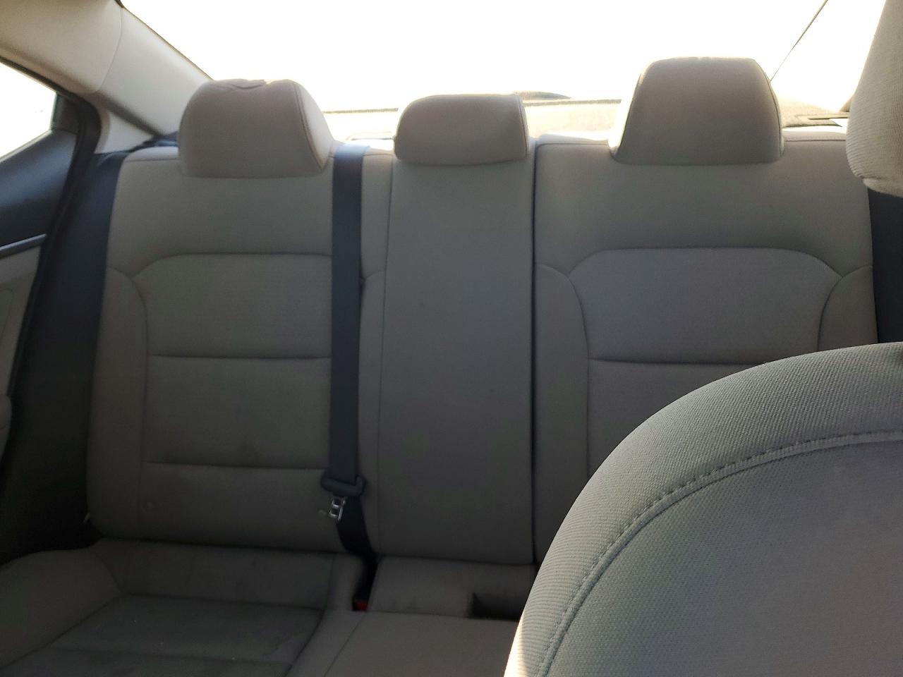 2017 HYUNDAI ELANTRA SE photo 10