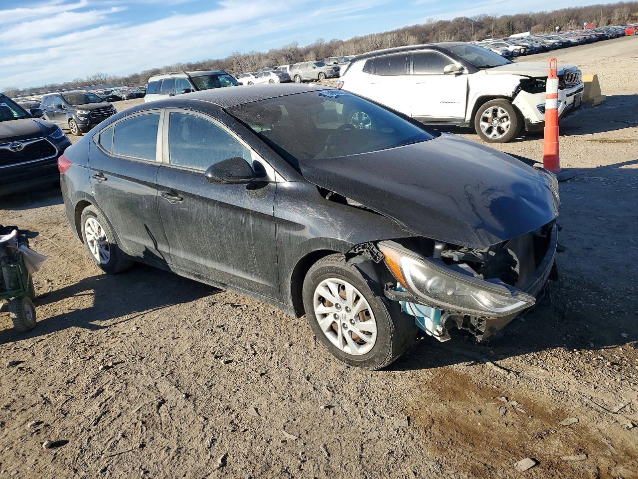 2017 HYUNDAI ELANTRA SE photo 4