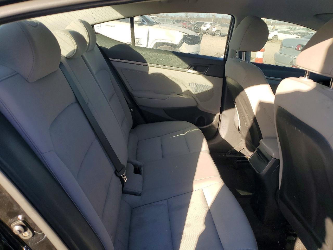 2017 HYUNDAI ELANTRA SE photo 11